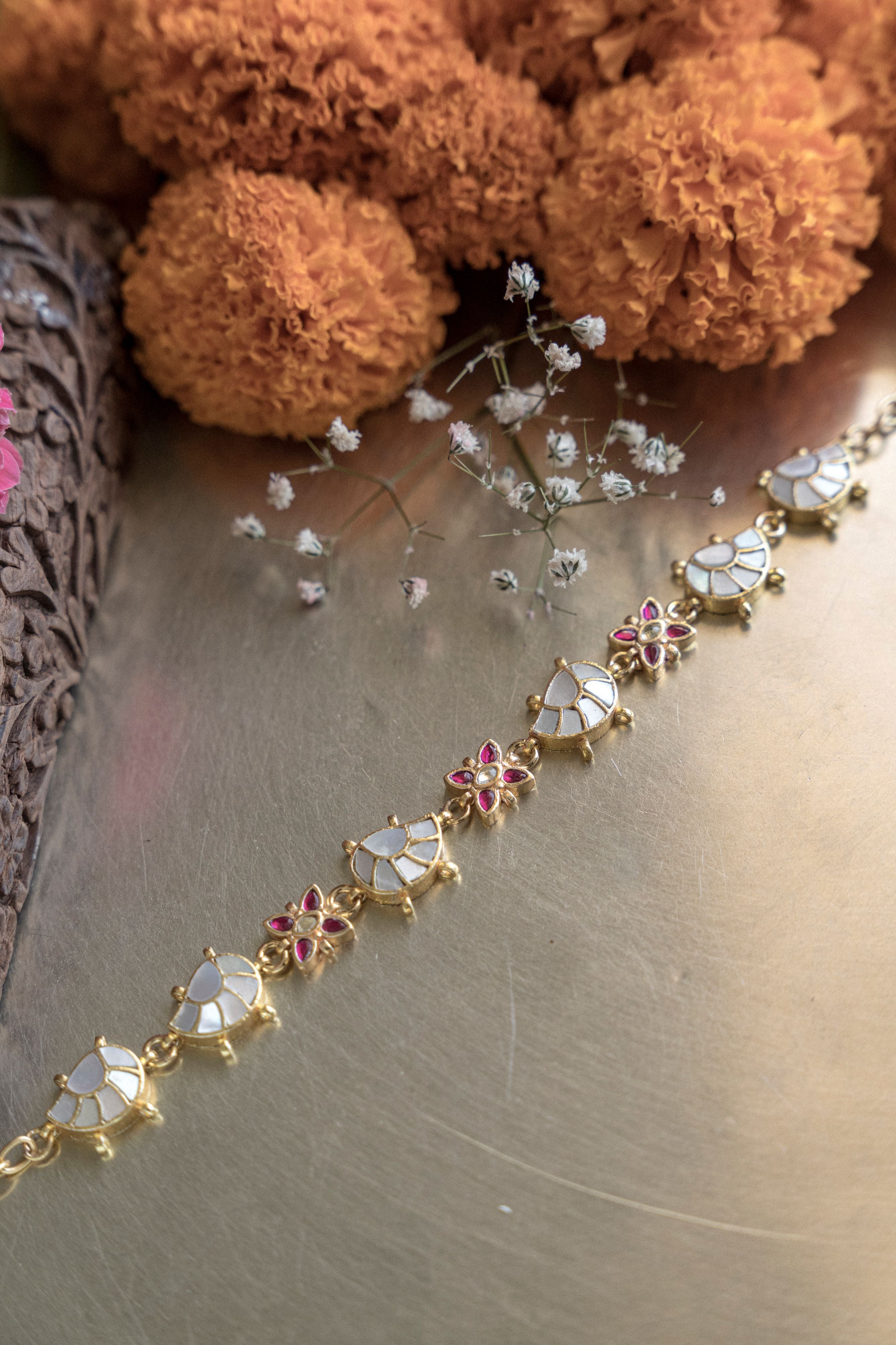 Aafreen Veil gold-plated Chand Mathapatti with dangling center drop and hair-friendly hooks
