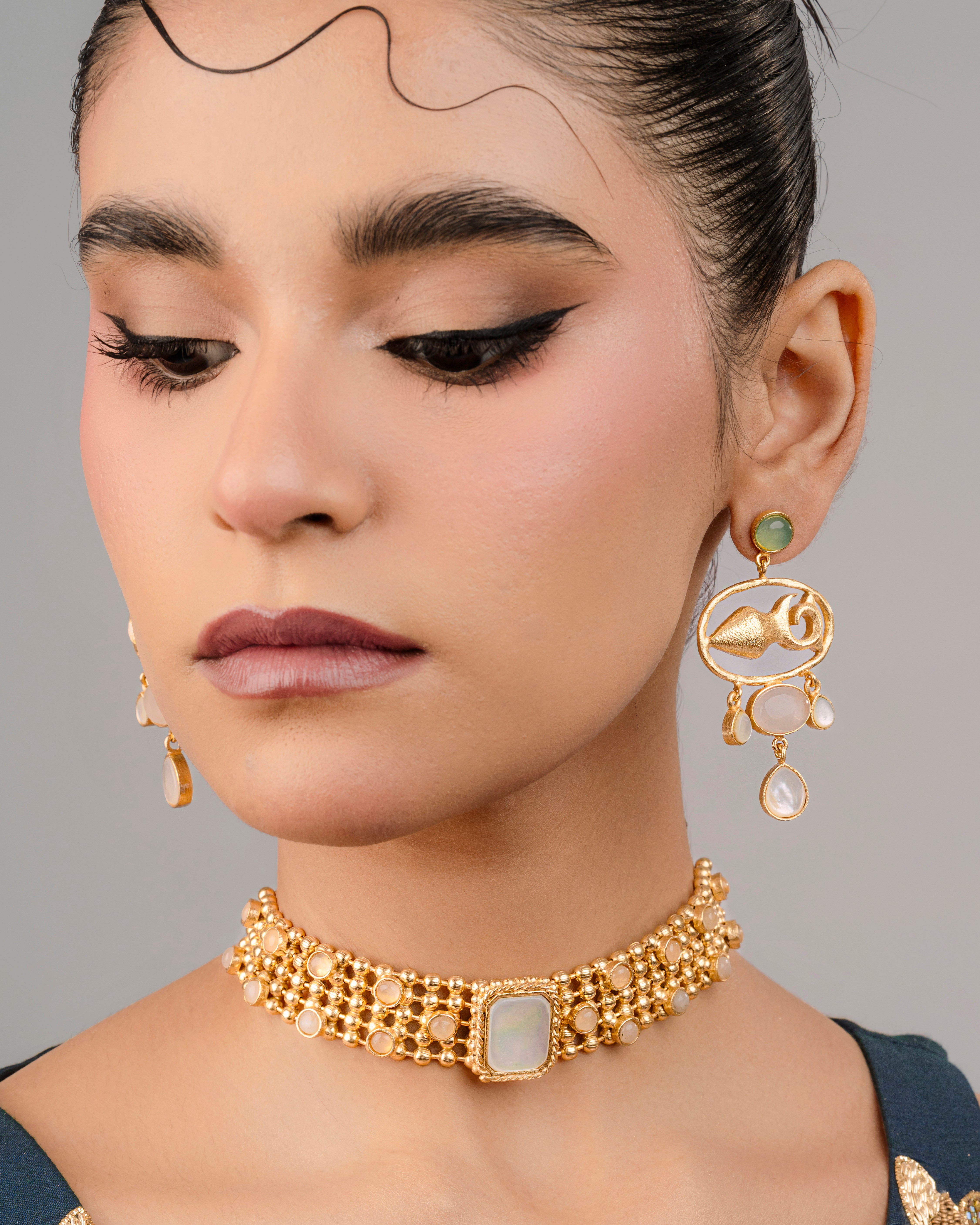Artisan MOP  choker earring set