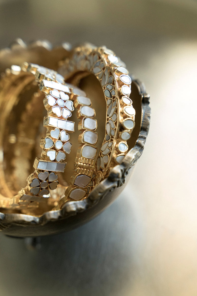 Traditional MOP kada Bangle