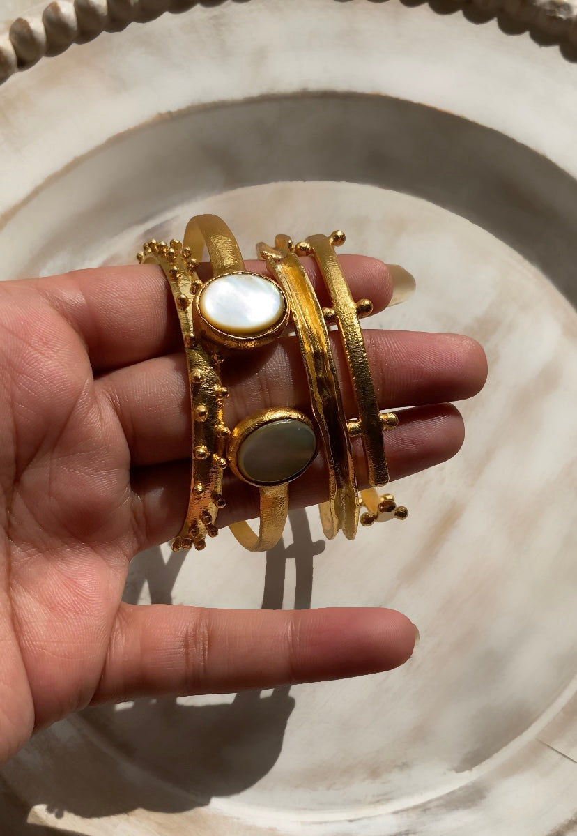 MOP Gold Hand Stack Bracelet in india 