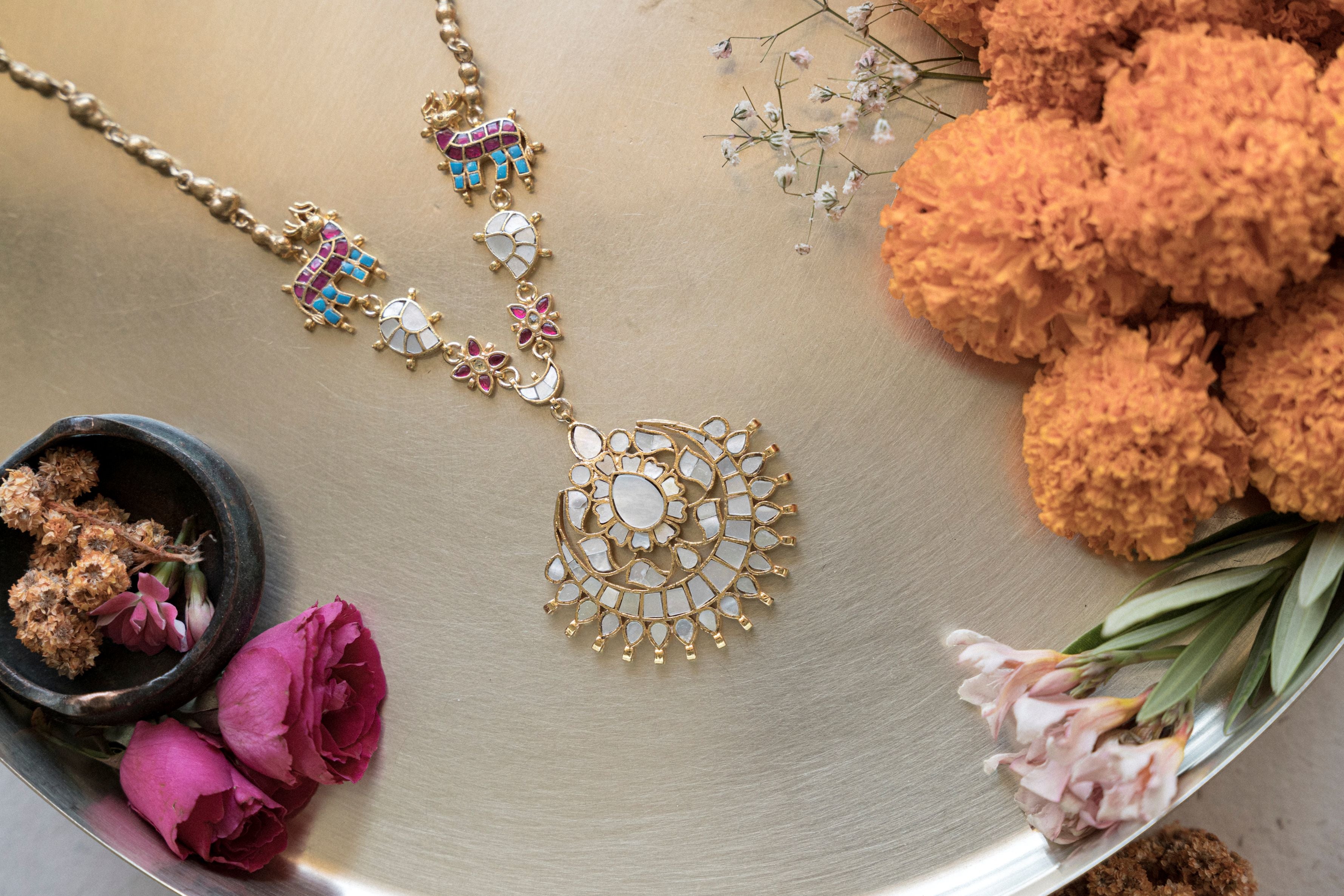 Elefleur Royal traditional Indian gold plated Chand Kundan necklace with mother of pearl inlay