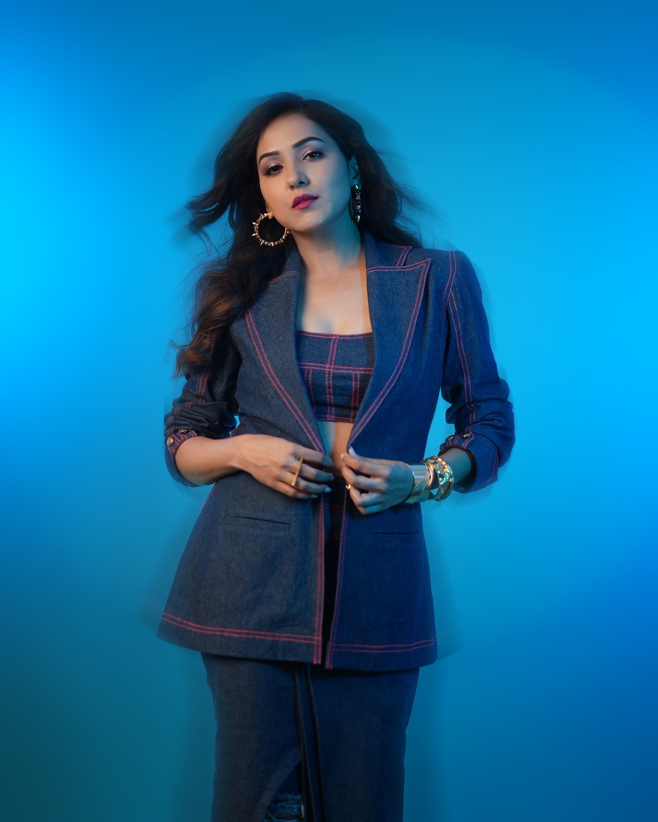 As seen on Niti Mohan set of 3 kadas