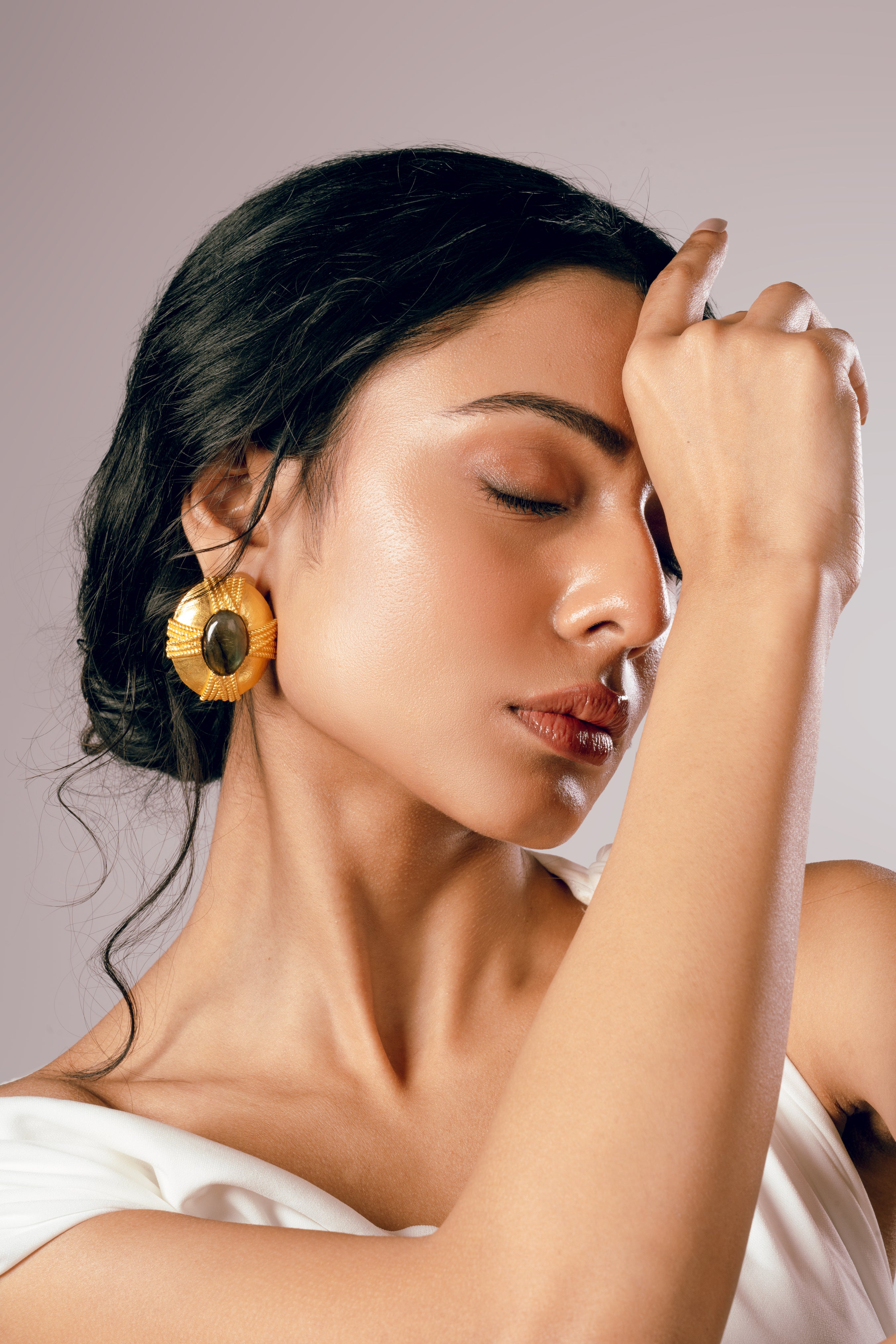 best stone stud earring in ahmedabad. 