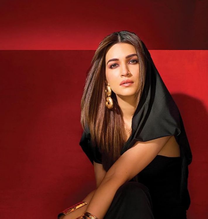 Kriti Sanon In BaalaJewels