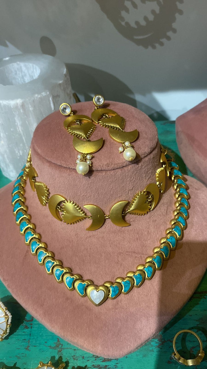 Mansi In Chand Choker