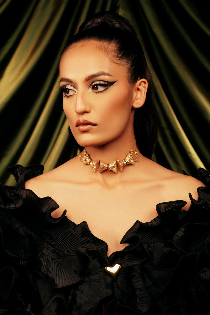 adjustable anti-tarnish Lattice Luxe gold choker necklace with sculptural design