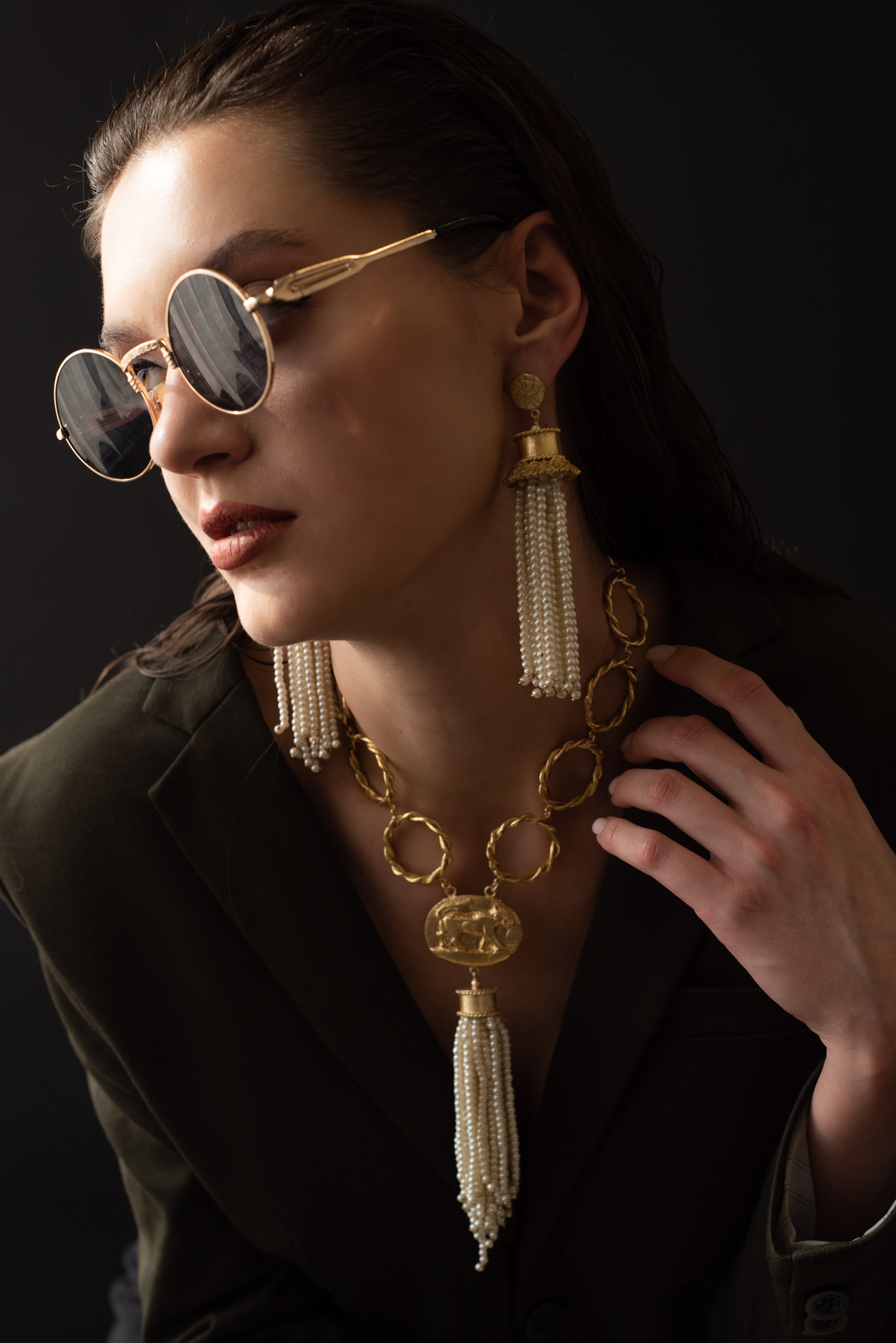 nickel-free and lead-free gold-plated brass necklace with natural pearls for sensitive skin
