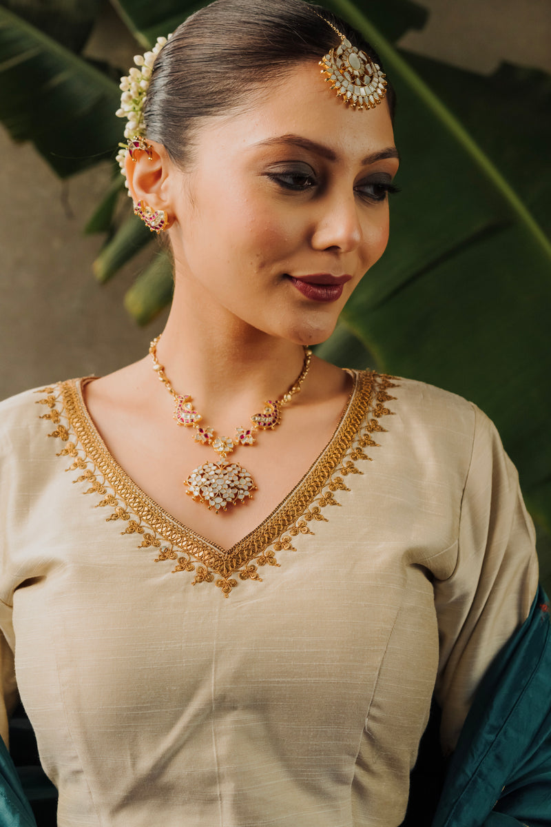 beautiful traditional necklace set for women