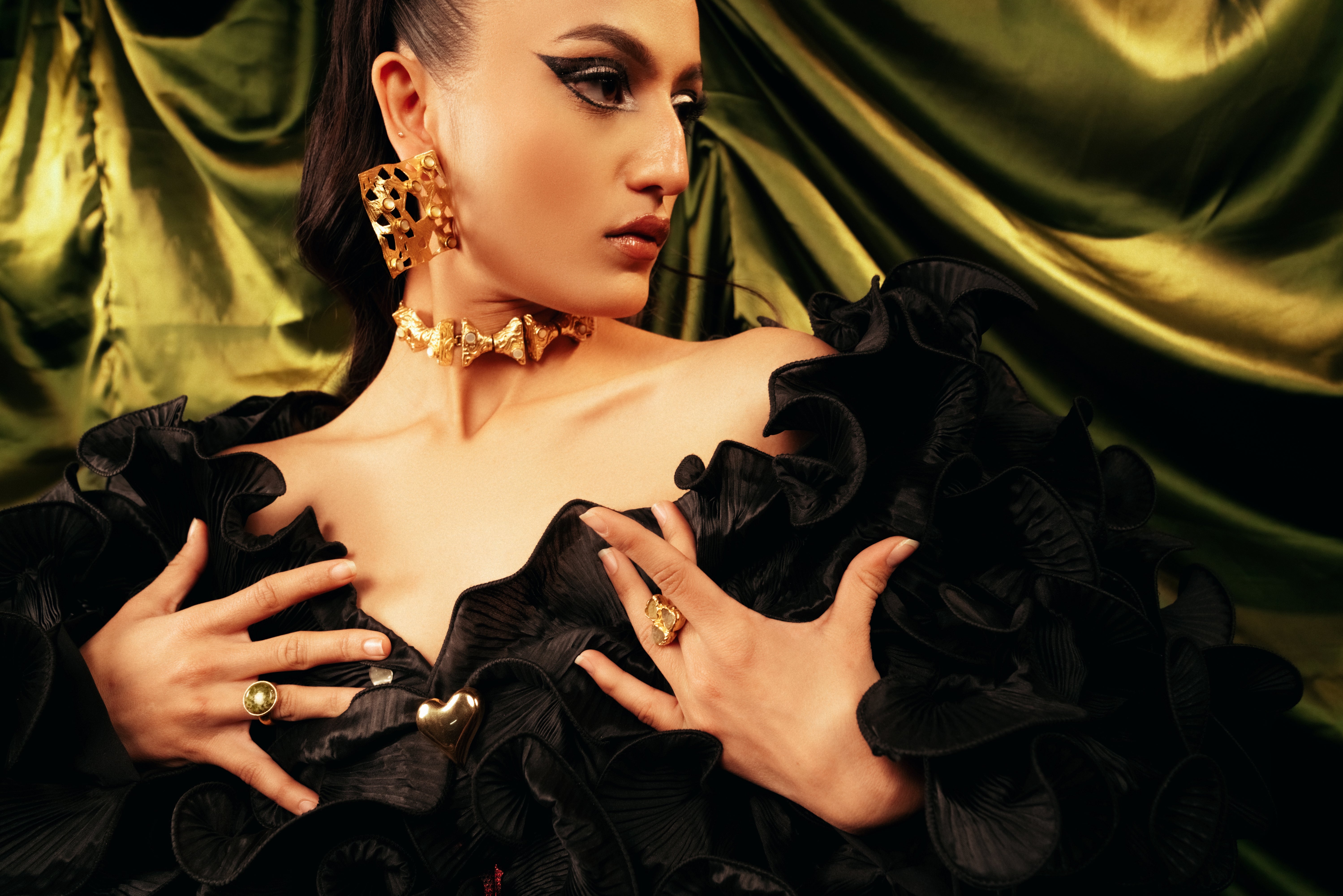 Handcrafted geometric gold lattice choker necklace for contemporary partywear styling