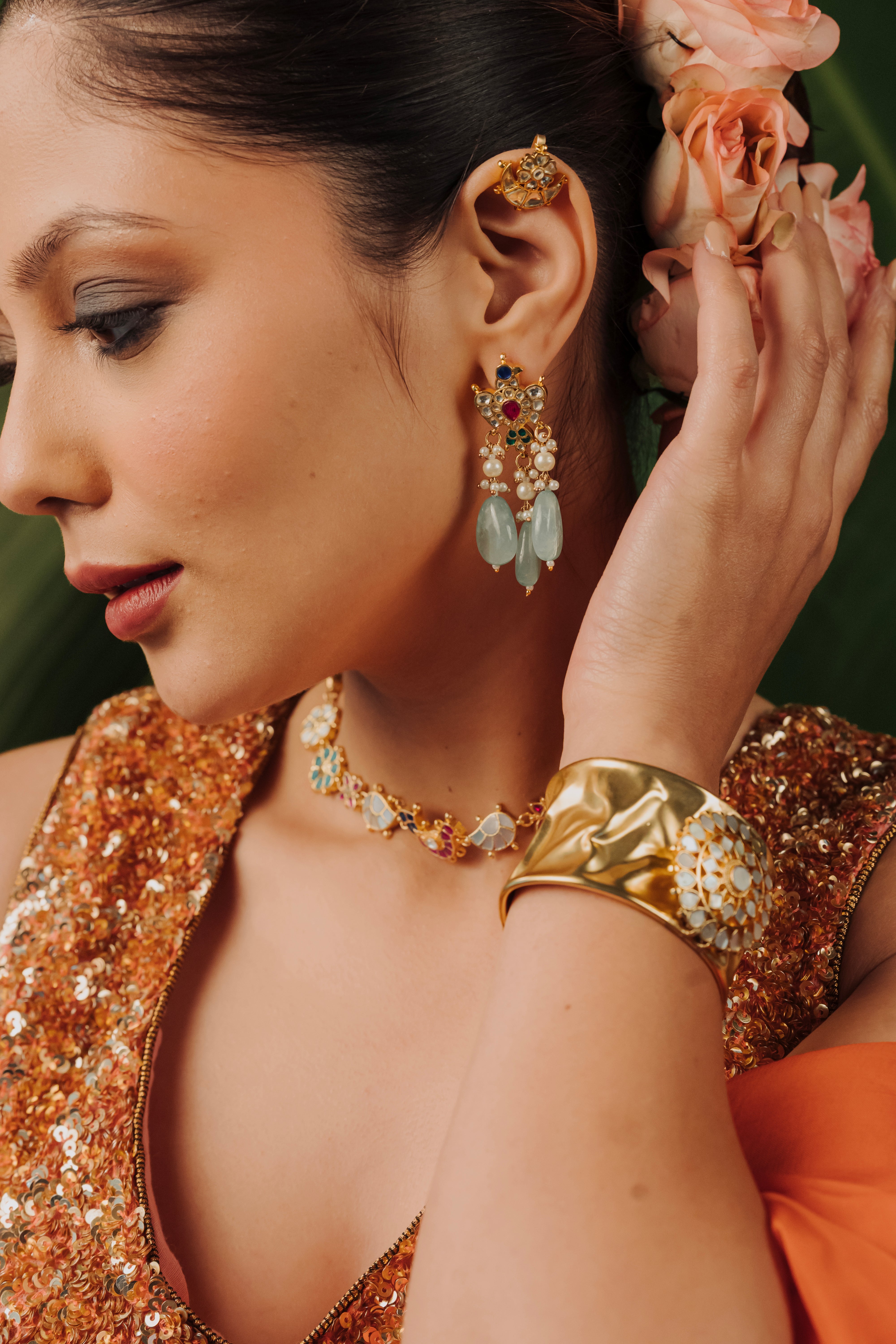 Model styling an Indian bridal Kundan choker necklace set