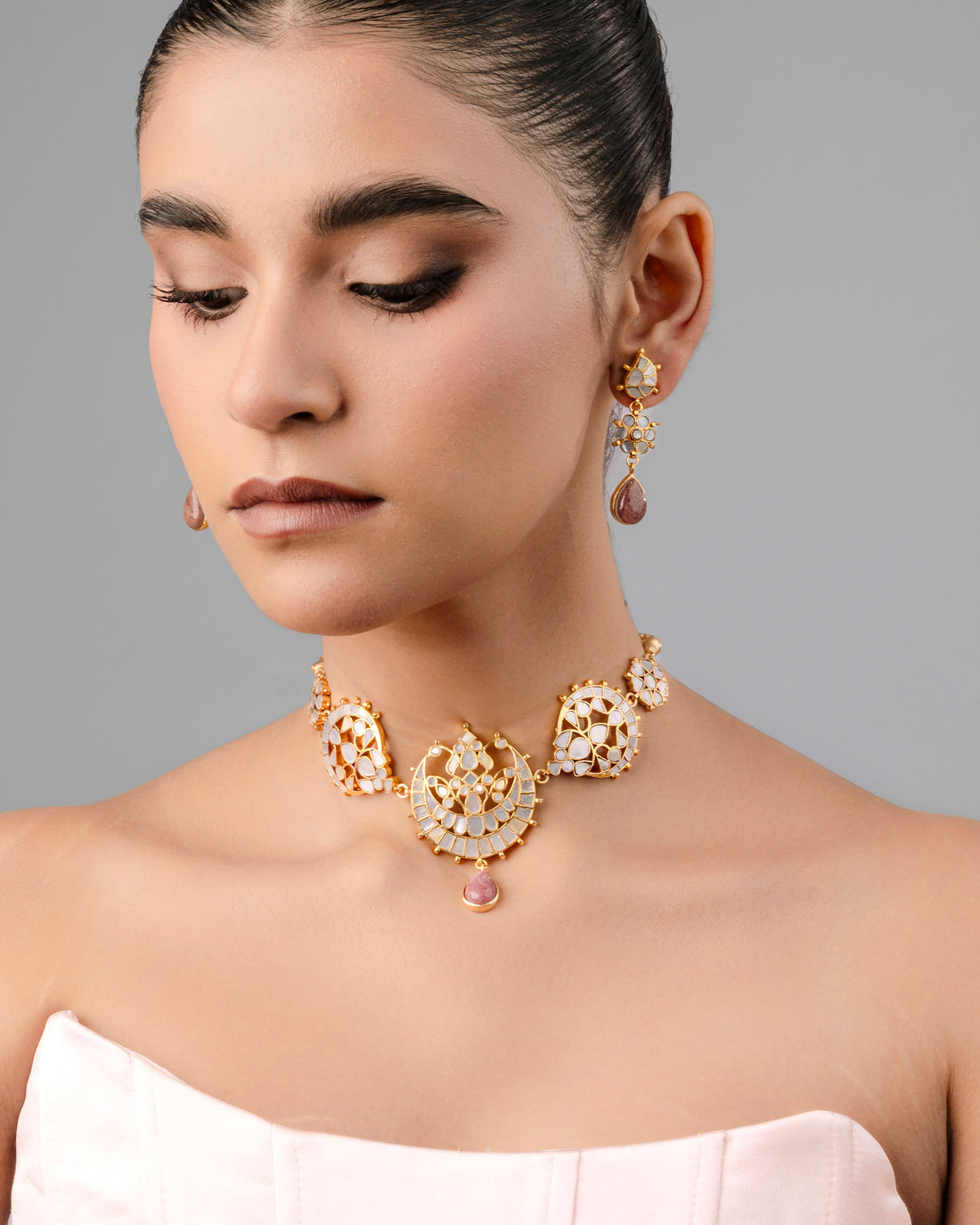 Aura mother-of-pearl choker with earring for women, perfect match for wedding and festive season.