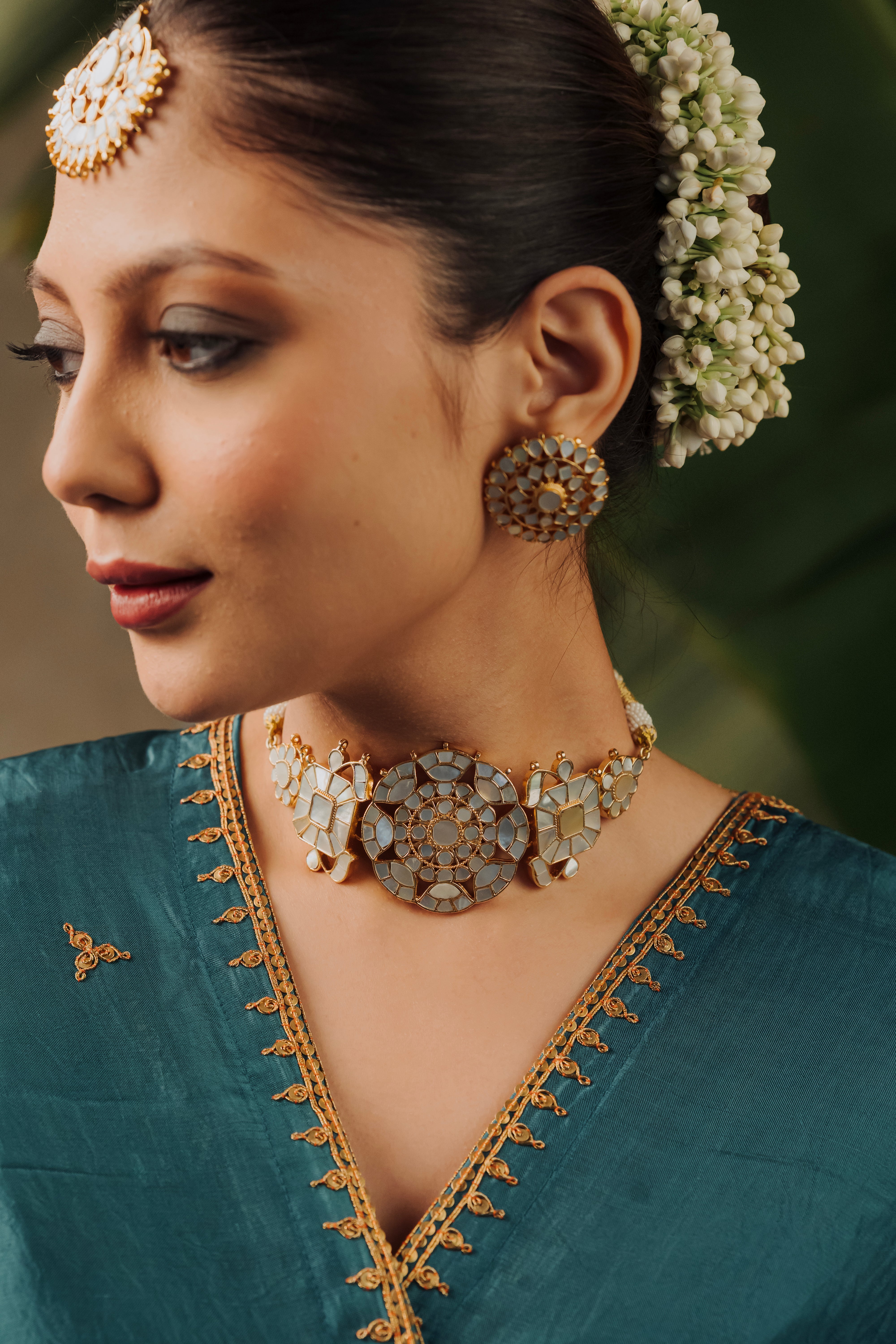 statement mother of pearl choker earring set for women